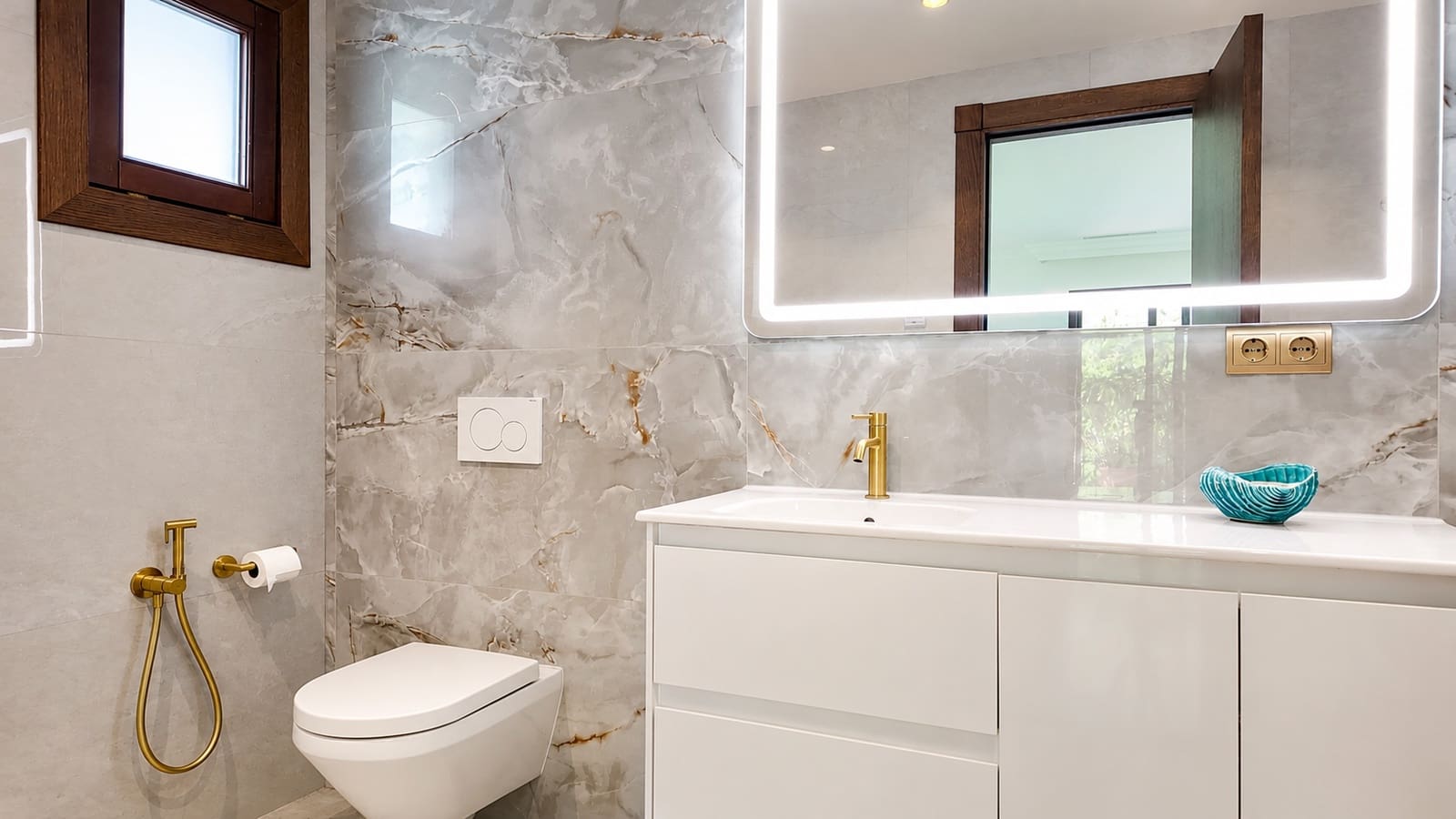 3 bedroom Bungalow for sale in Marbella with pool garage - € 3,495,000 (Ref: 9941633)