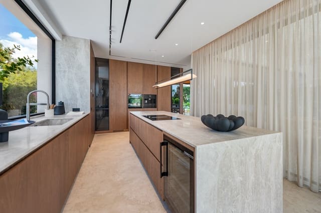 6 sypialnia Willa na sprzedaż w Marbesa, Marbella z basenem garażem - 4 995 000 € (Ref: 9943264)