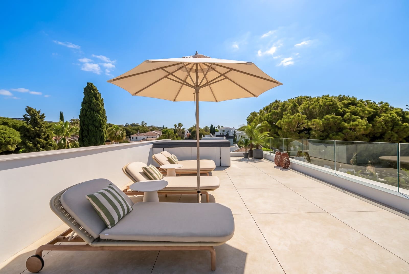 6 bedroom Villa for sale in Marbella with pool garage - € 4,995,000 (Ref: 9943264)