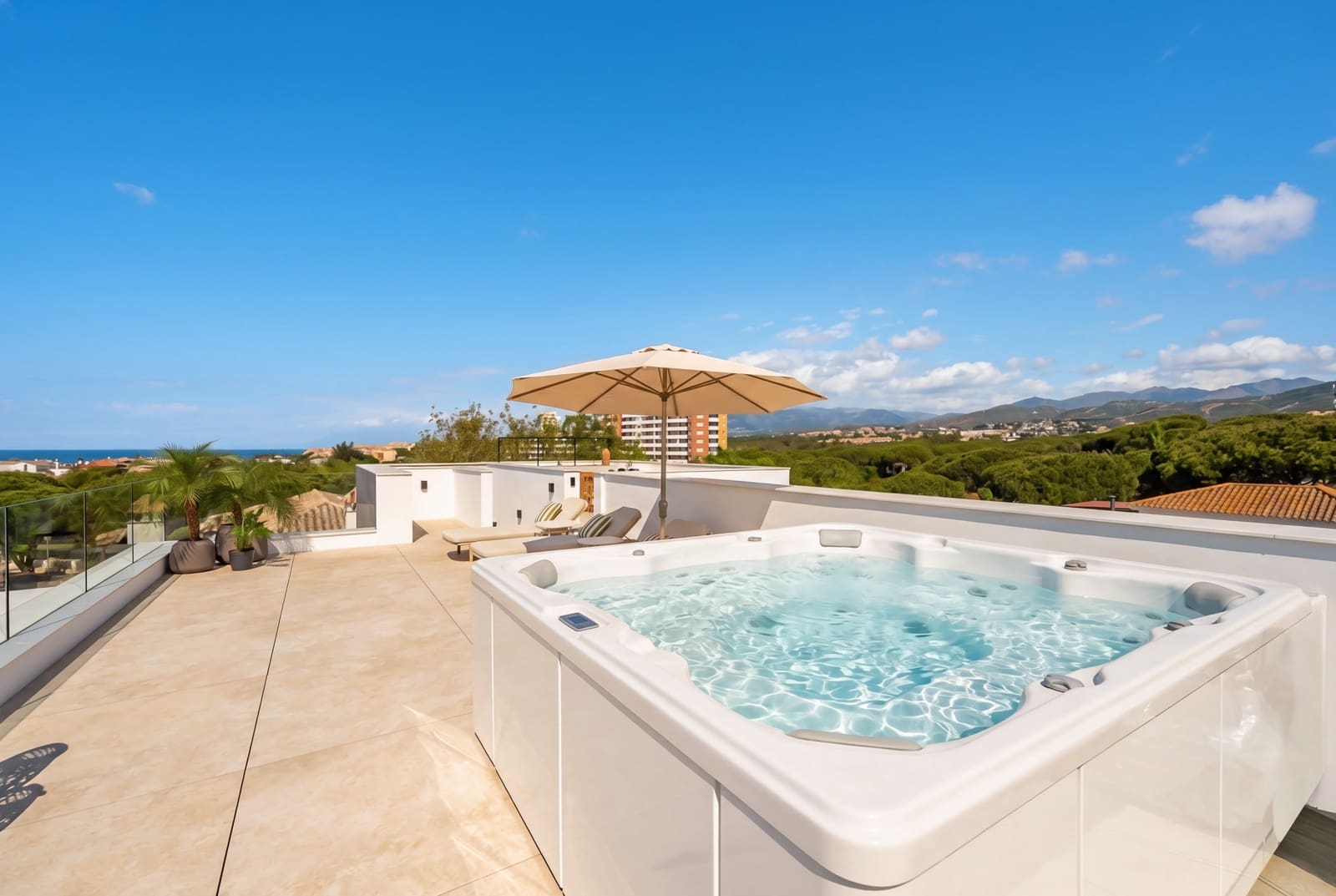 6 bedroom Villa for sale in Marbella with pool garage - € 4,995,000 (Ref: 9943264)