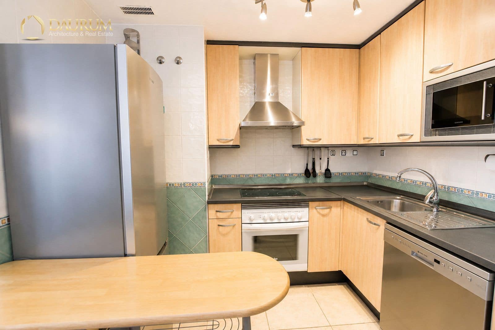 1 bedroom Flat for sale in La Villajoyosa / Vila Joiosa with pool - € 240,000 (Ref: 10007802)