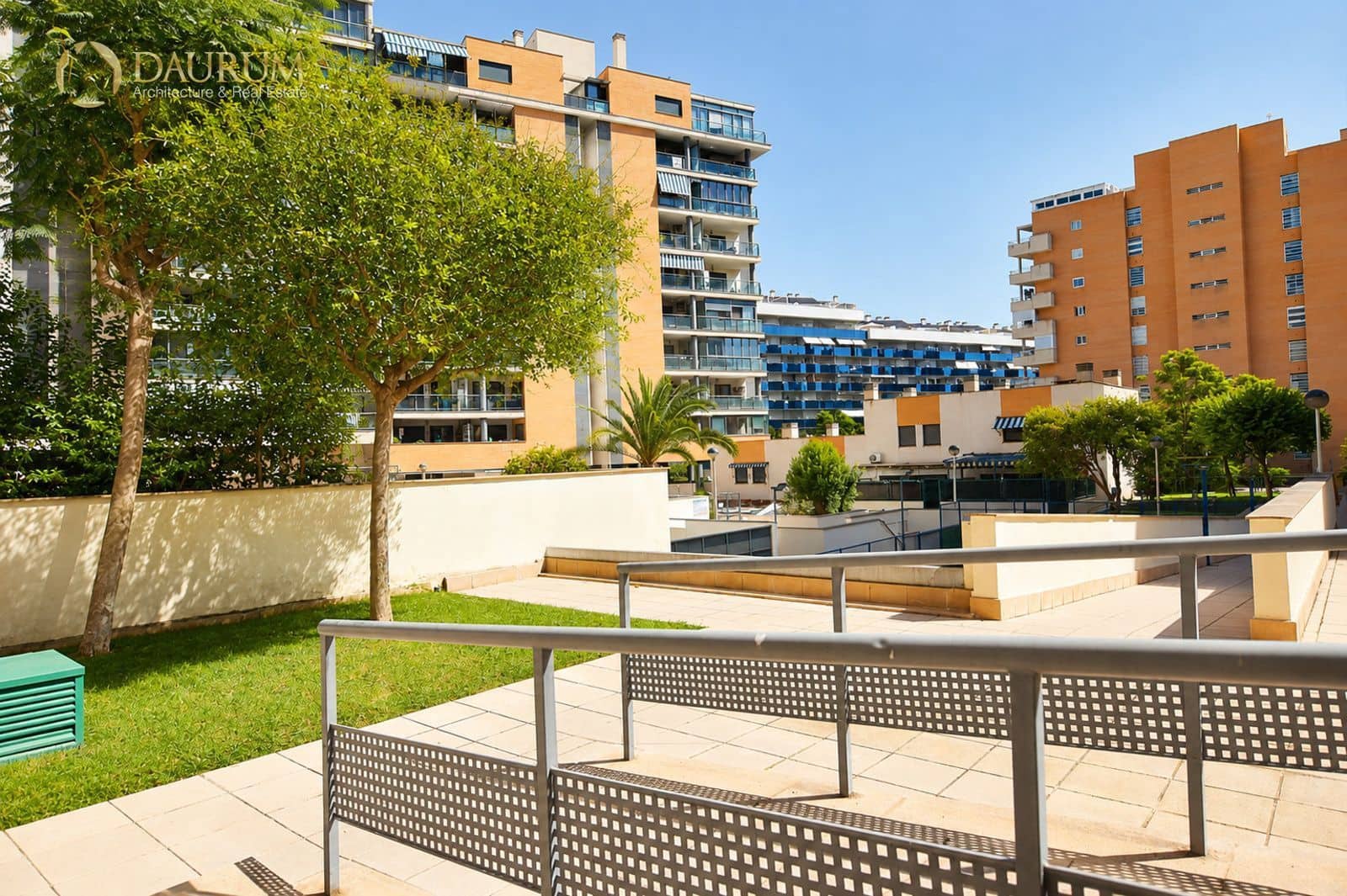 1 bedroom Flat for sale in La Villajoyosa / Vila Joiosa with pool - € 240,000 (Ref: 10007802)