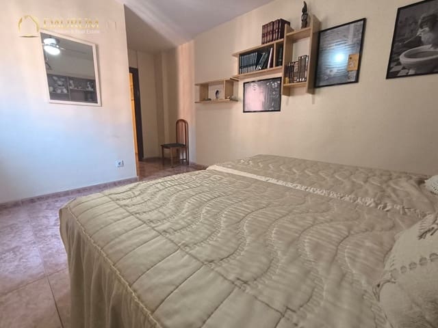 4 soveværelse Lejlighed til salg i Carolinas Altas, Alicante by - € 196.000 (Ref: 10009527)
