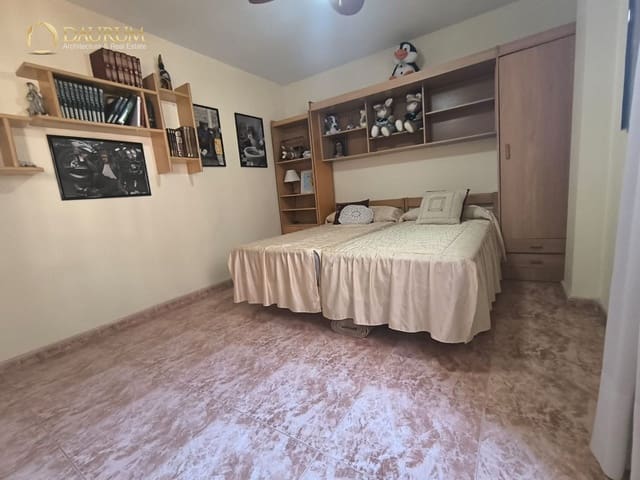 4 soveværelse Lejlighed til salg i Carolinas Altas, Alicante by - € 196.000 (Ref: 10009527)