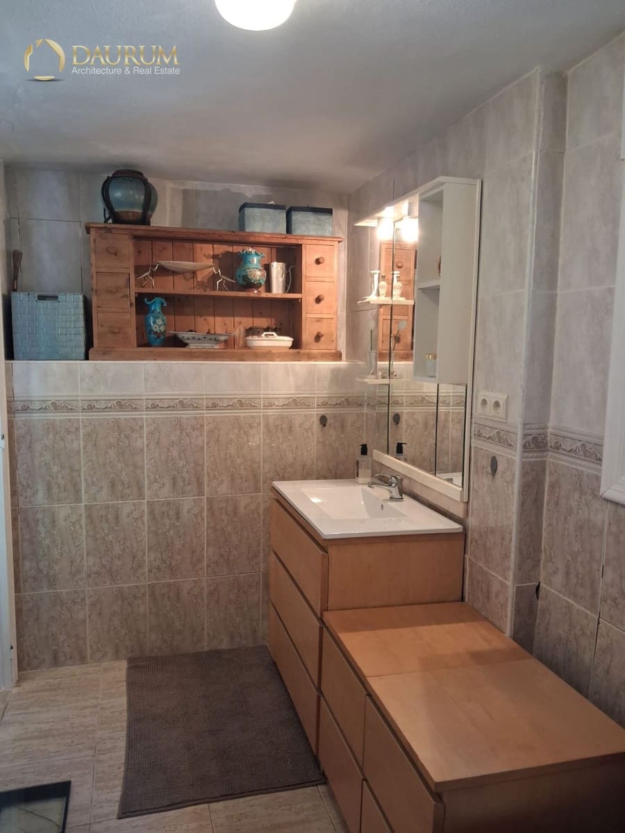 4 bedroom Villa for sale in El Campello with garage - € 595,000 (Ref: 10014319)