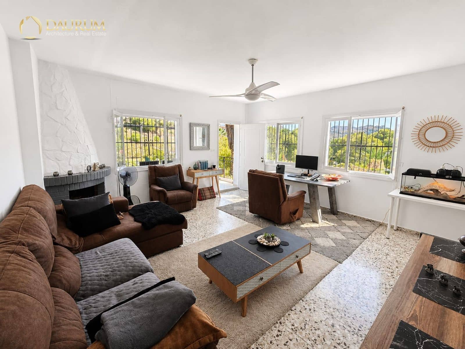 4 bedroom Villa for sale in El Campello with garage - € 595,000 (Ref: 10014319)