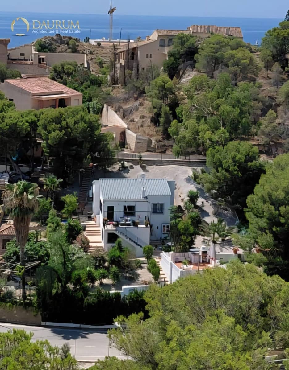 4 bedroom Villa for sale in El Campello with garage - € 595,000 (Ref: 10014319)