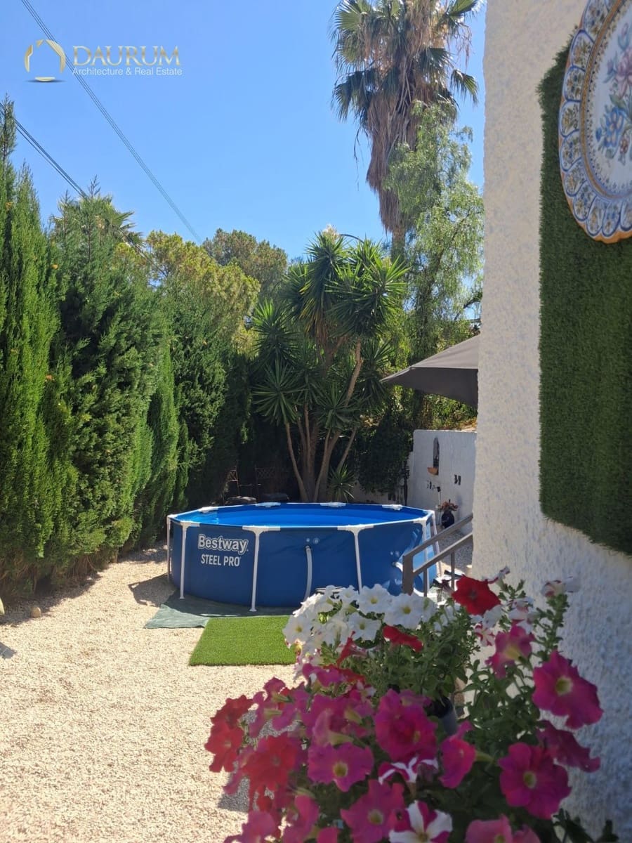 4 bedroom Villa for sale in El Campello with garage - € 595,000 (Ref: 10014319)