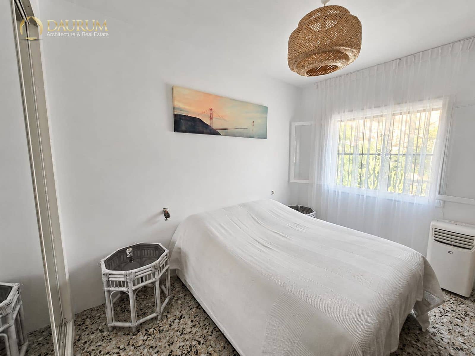 4 bedroom Villa for sale in El Campello with garage - € 595,000 (Ref: 10014319)