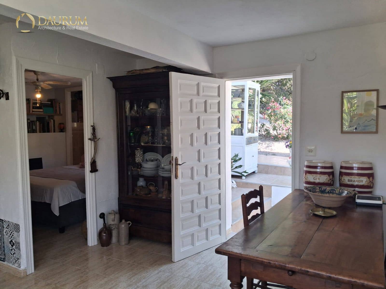 4 bedroom Villa for sale in El Campello with garage - € 595,000 (Ref: 10014319)