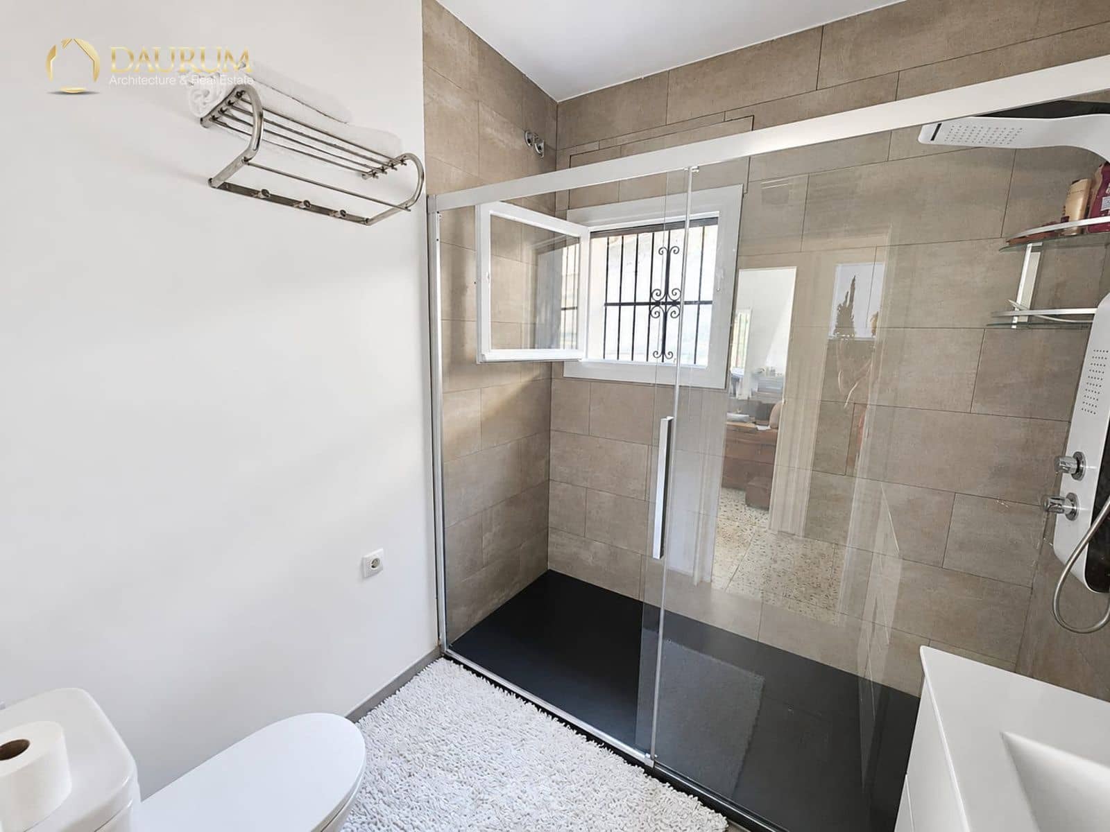 4 bedroom Villa for sale in El Campello with garage - € 595,000 (Ref: 10014319)