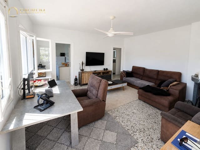 4 bedroom Villa for sale in El Campello with garage - € 595,000 (Ref: 10014319)