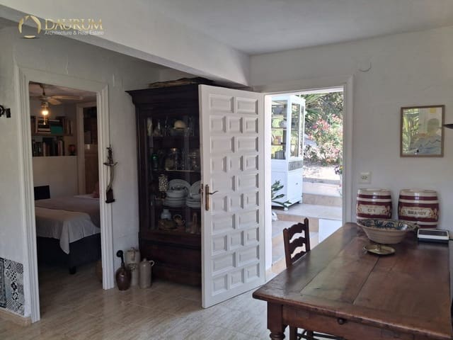 4 bedroom Villa for sale in El Campello with garage - € 595,000 (Ref: 10014319)