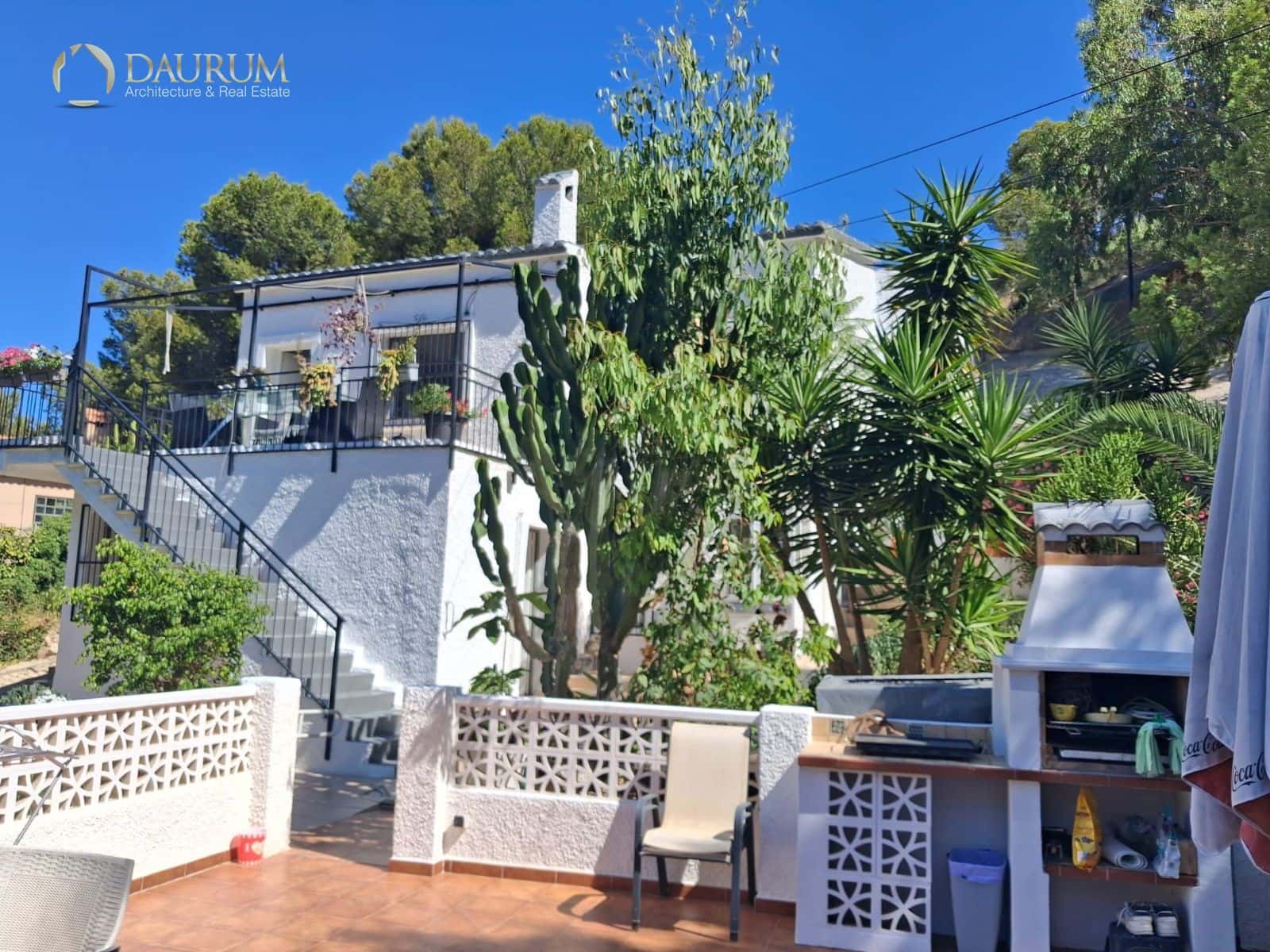 4 bedroom Villa for sale in El Campello with garage - € 595,000 (Ref: 10014319)