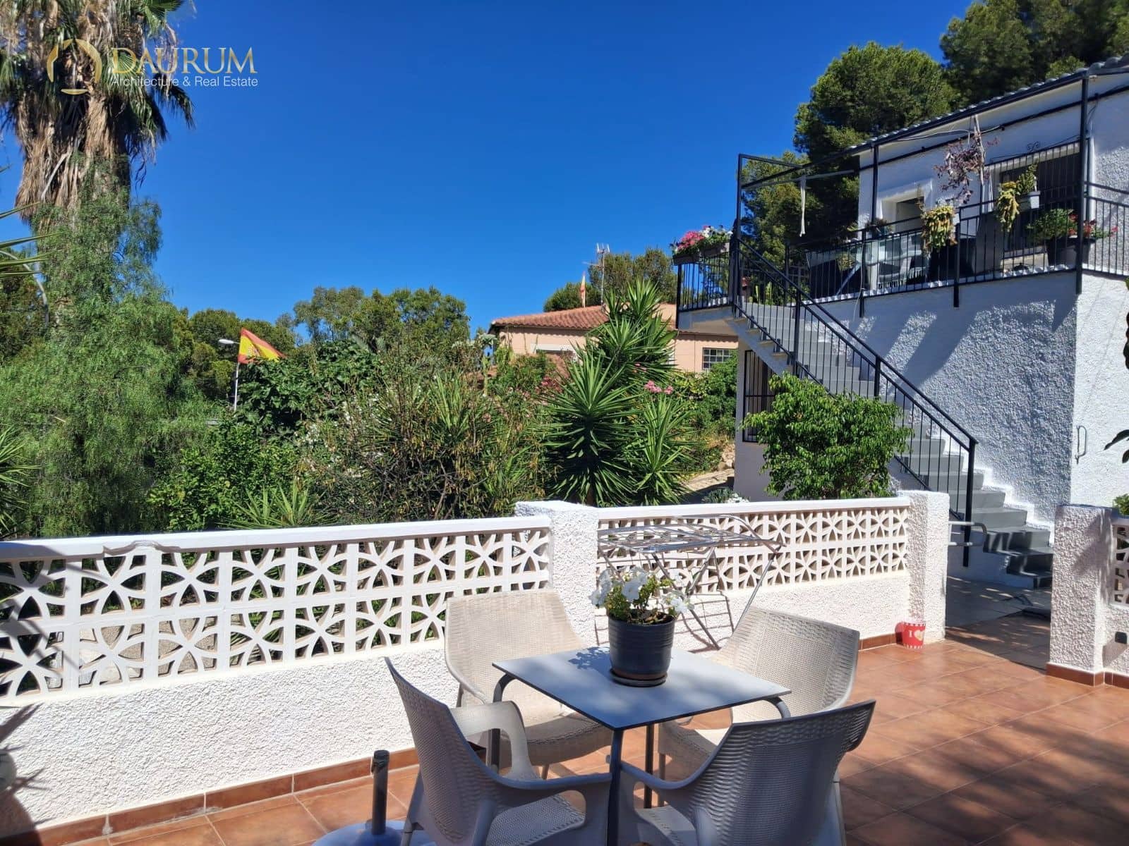 4 bedroom Villa for sale in El Campello with garage - € 595,000 (Ref: 10014319)