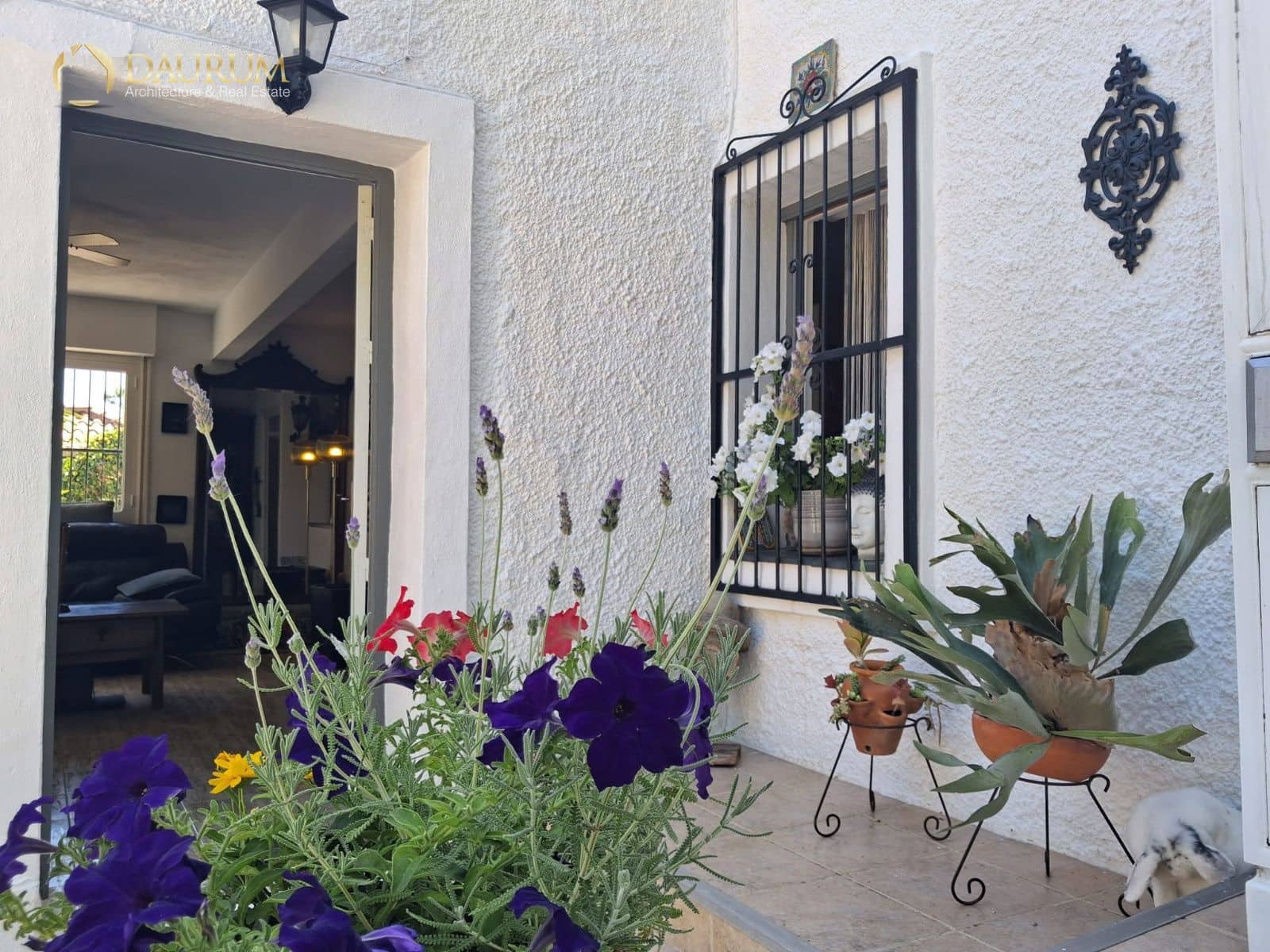 4 bedroom Villa for sale in El Campello with garage - € 595,000 (Ref: 10014319)