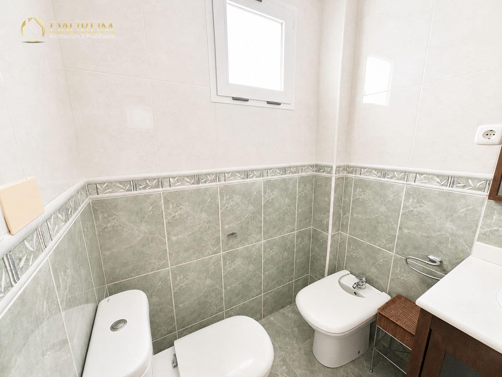 4 sypialnia Mieszkanie do wynajęcia w Elche / Elx z garażem - 1 100 € (Ref: 10033047)