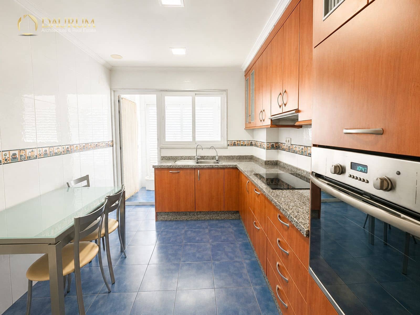 4 sypialnia Mieszkanie do wynajęcia w Elche / Elx z garażem - 1 100 € (Ref: 10033047)