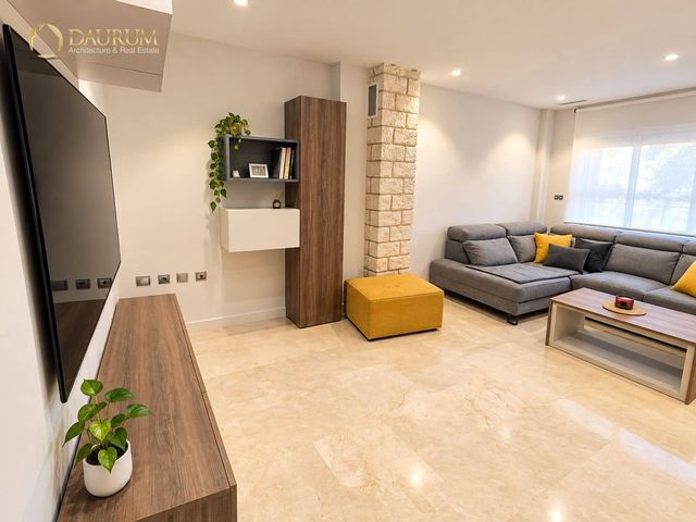 3 Zimmer Villa zu verkaufen in Elche / Elx mit Garage - 360.000 € (Ref: 10034260)