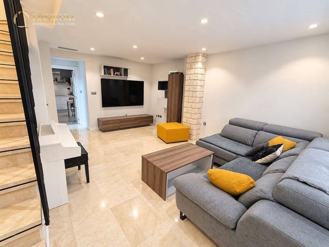 3 Zimmer Villa zu verkaufen in Elche / Elx mit Garage - 360.000 € (Ref: 10034260)
