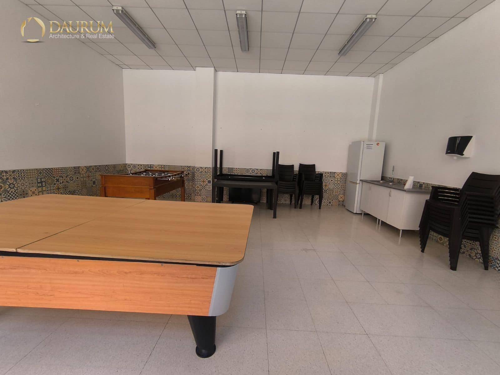2 slaapkamer Flat te koop in Alicante stad met zwembad garage - € 349.000 (Ref: 10034451)
