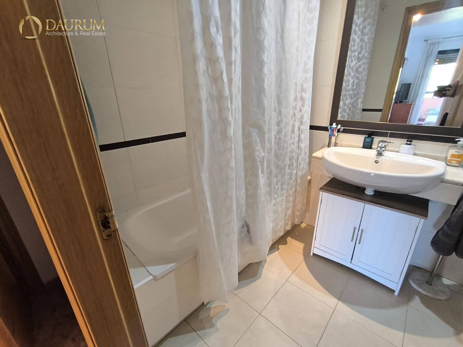 2 slaapkamer Flat te koop in Alicante stad met zwembad garage - € 349.000 (Ref: 10034451)