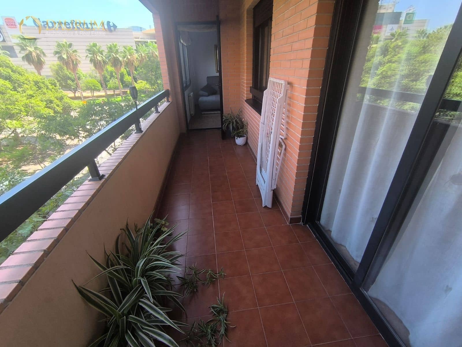 2 slaapkamer Flat te koop in Alicante stad met zwembad garage - € 349.000 (Ref: 10034451)