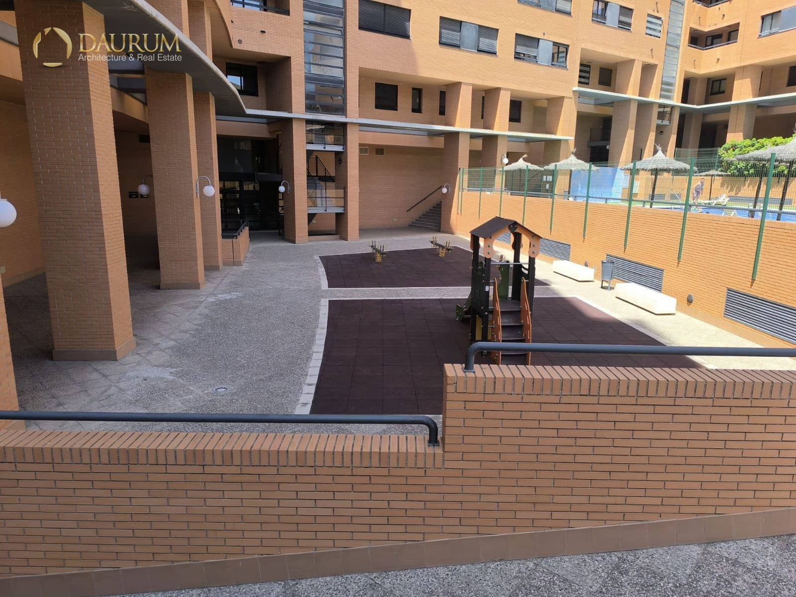 2 slaapkamer Flat te koop in Alicante stad met zwembad garage - € 349.000 (Ref: 10034451)