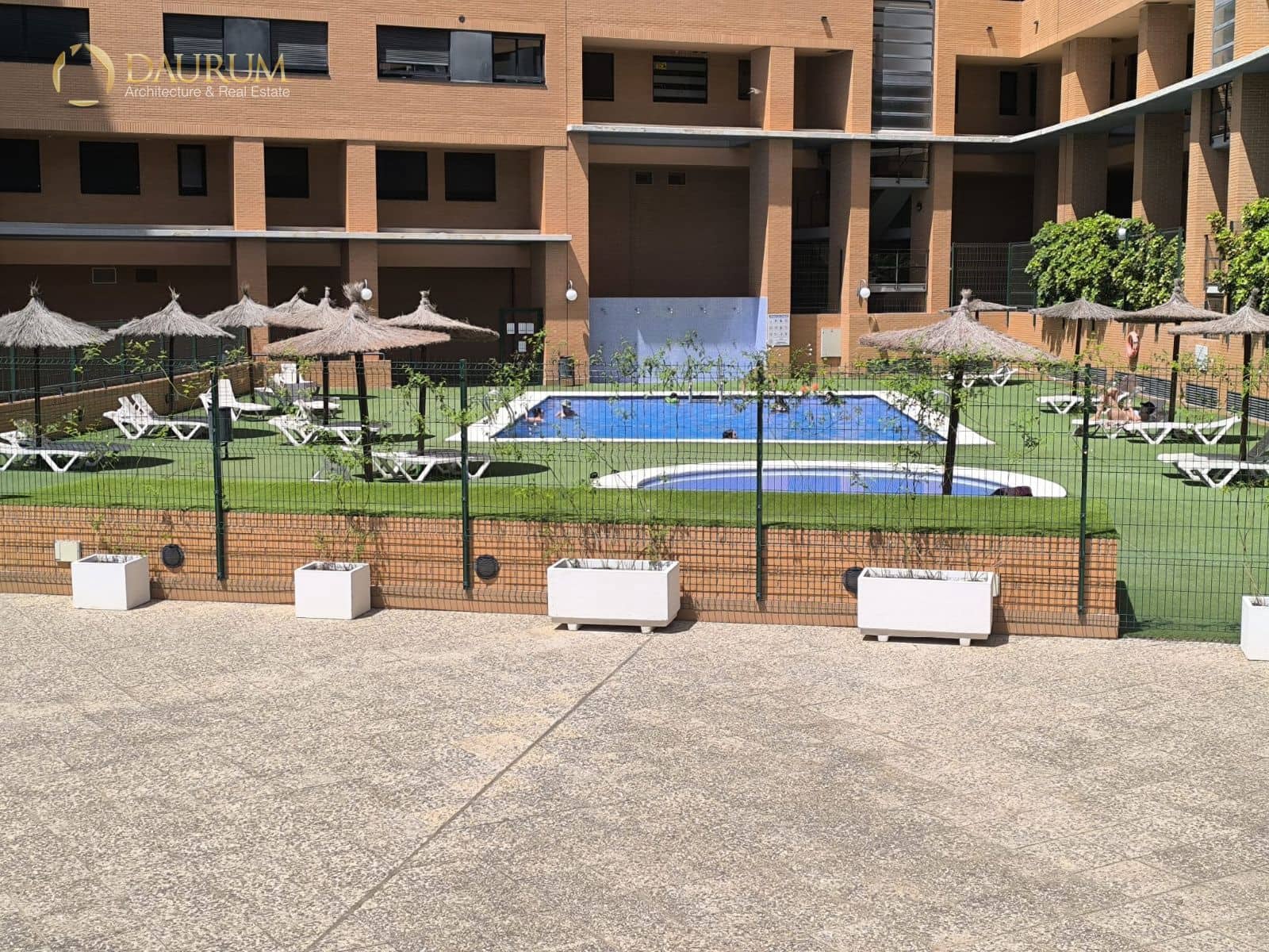 2 slaapkamer Flat te koop in Alicante stad met zwembad garage - € 349.000 (Ref: 10034451)