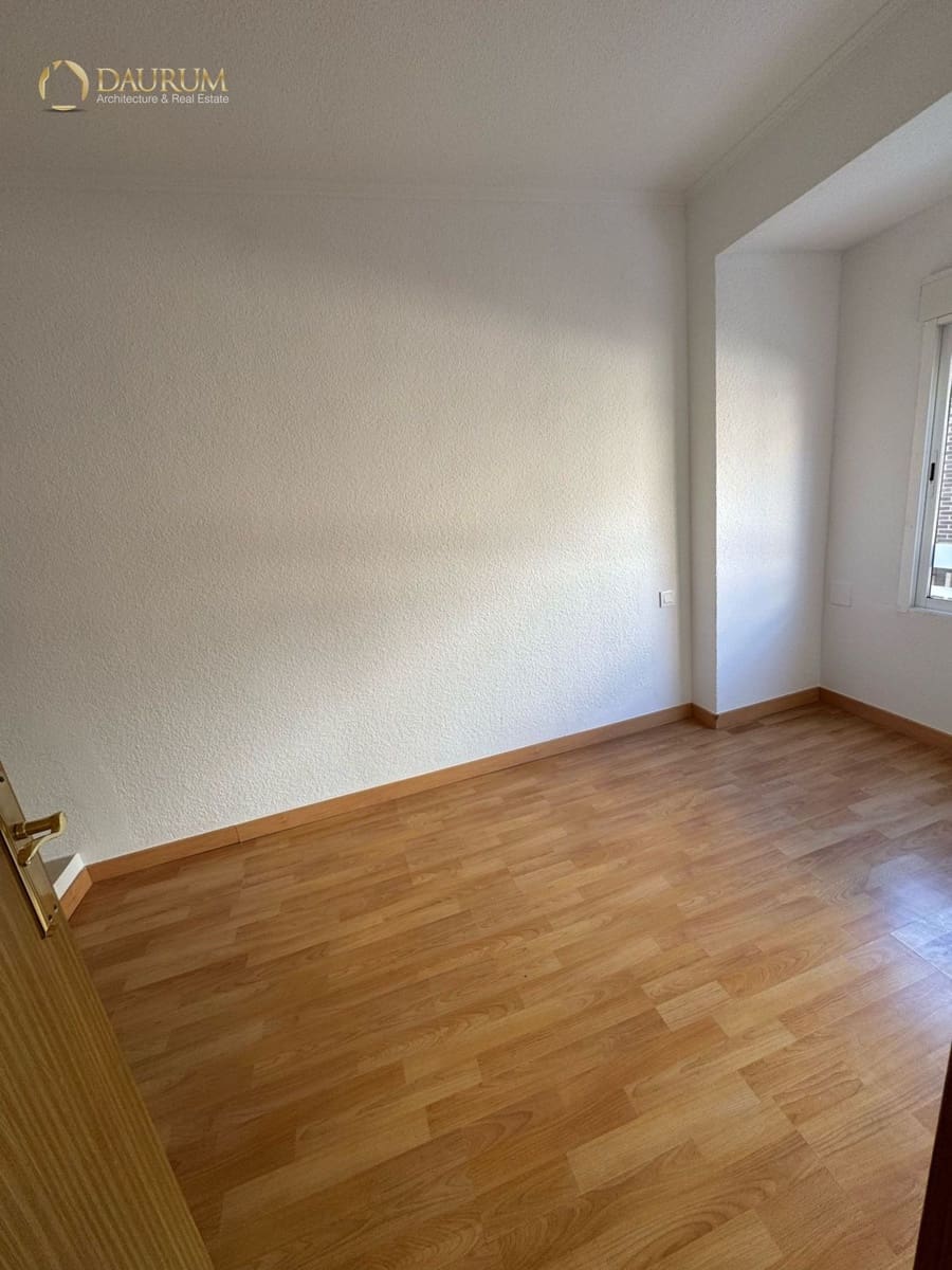 3 soveværelse Lejlighed til salg i Alicante by - € 170.000 (Ref: 10088578)