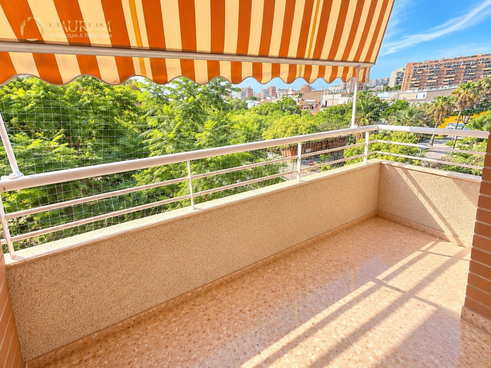 3 slaapkamer Flat te koop in Alicante stad met zwembad garage - € 339.900 (Ref: 10091408)
