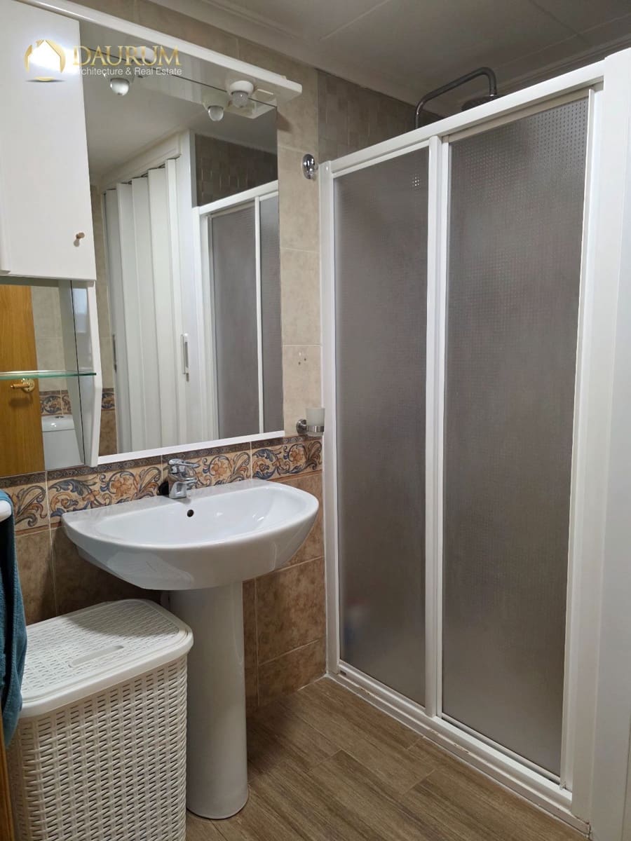 1 slaapkamer Flat te koop in Alicante stad met zwembad garage - € 215.000 (Ref: 10113458)