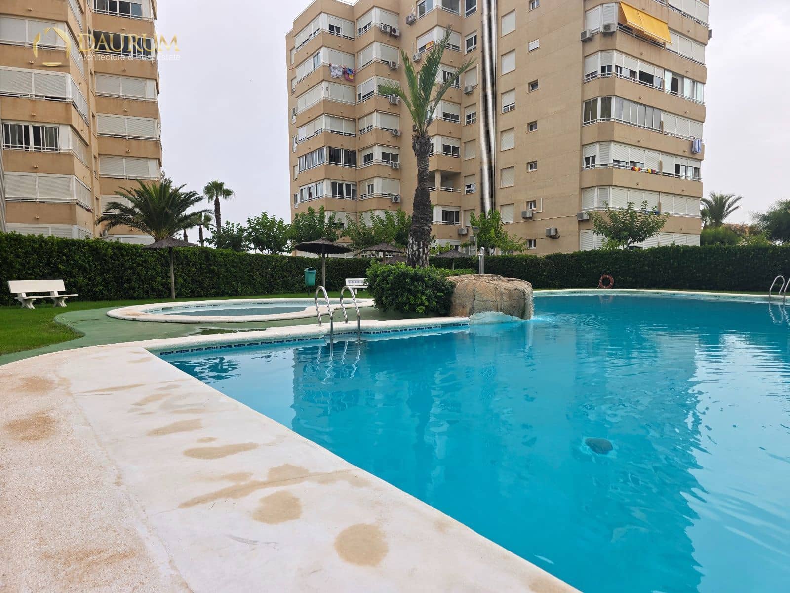 1 slaapkamer Flat te koop in Alicante stad met zwembad garage - € 215.000 (Ref: 10113458)