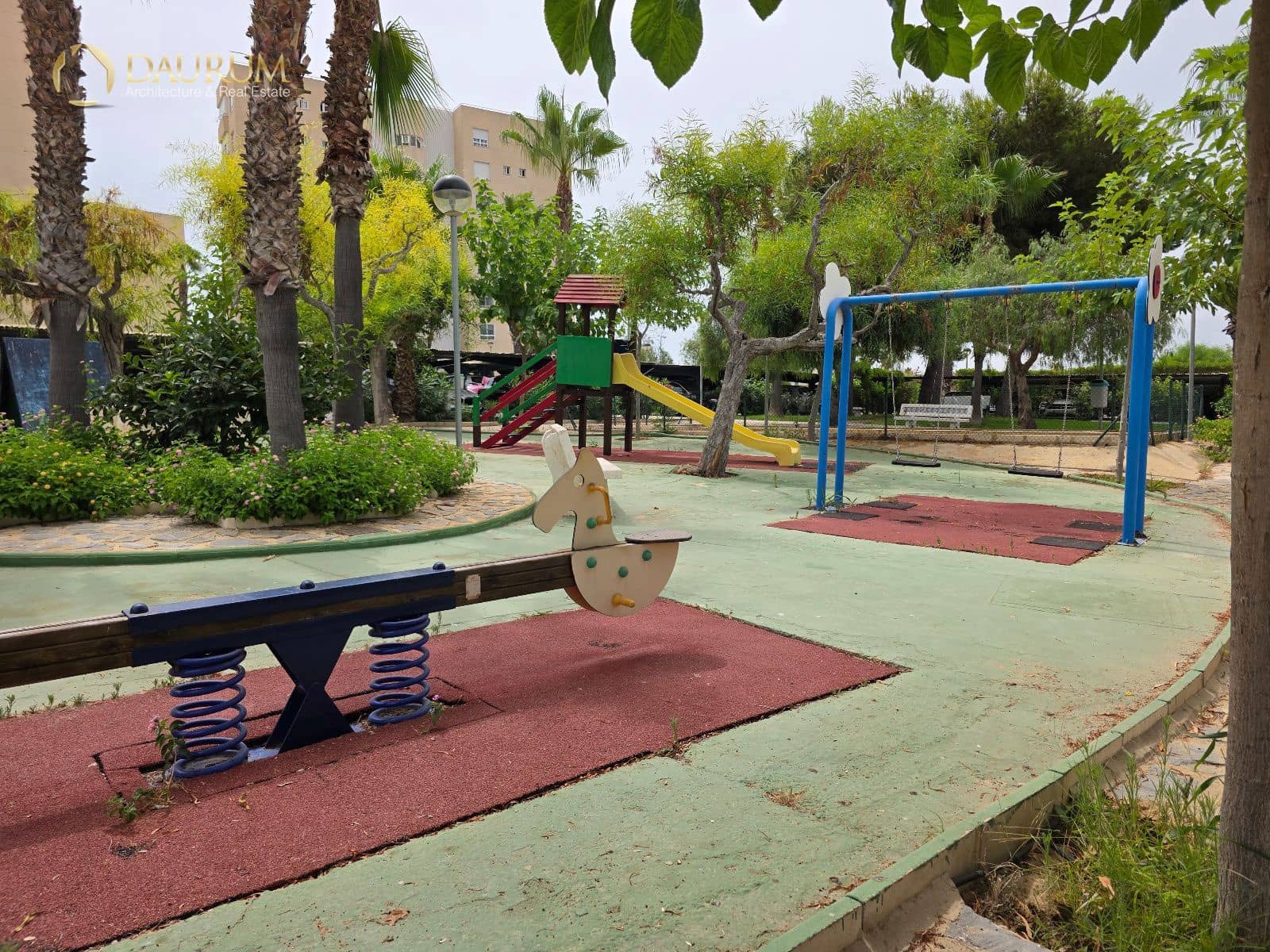 1 slaapkamer Flat te koop in Alicante stad met zwembad garage - € 215.000 (Ref: 10113458)