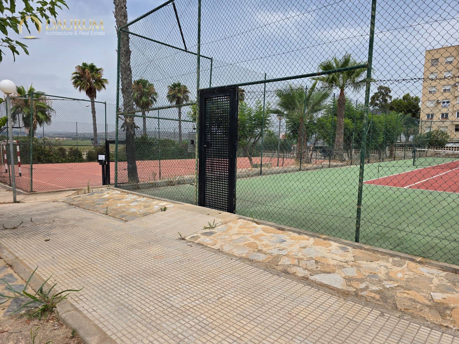 1 slaapkamer Flat te koop in Alicante stad met zwembad garage - € 215.000 (Ref: 10113458)