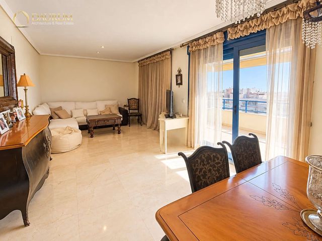 2 chambre Penthouse à vendre à Alicante ville avec piscine garage - 420 000 € (Ref: 10118495)