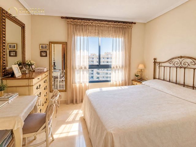 2 chambre Penthouse à vendre à Alicante ville avec piscine garage - 420 000 € (Ref: 10118495)