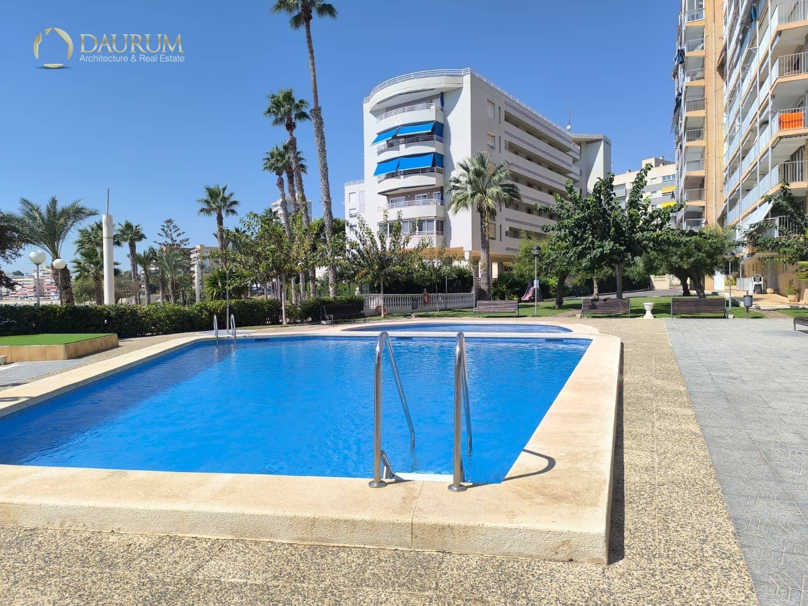Piso de 2 habitaciones en Playa de Muchavista en venta con piscina garaje - 380.000 € (Ref: 10135177)