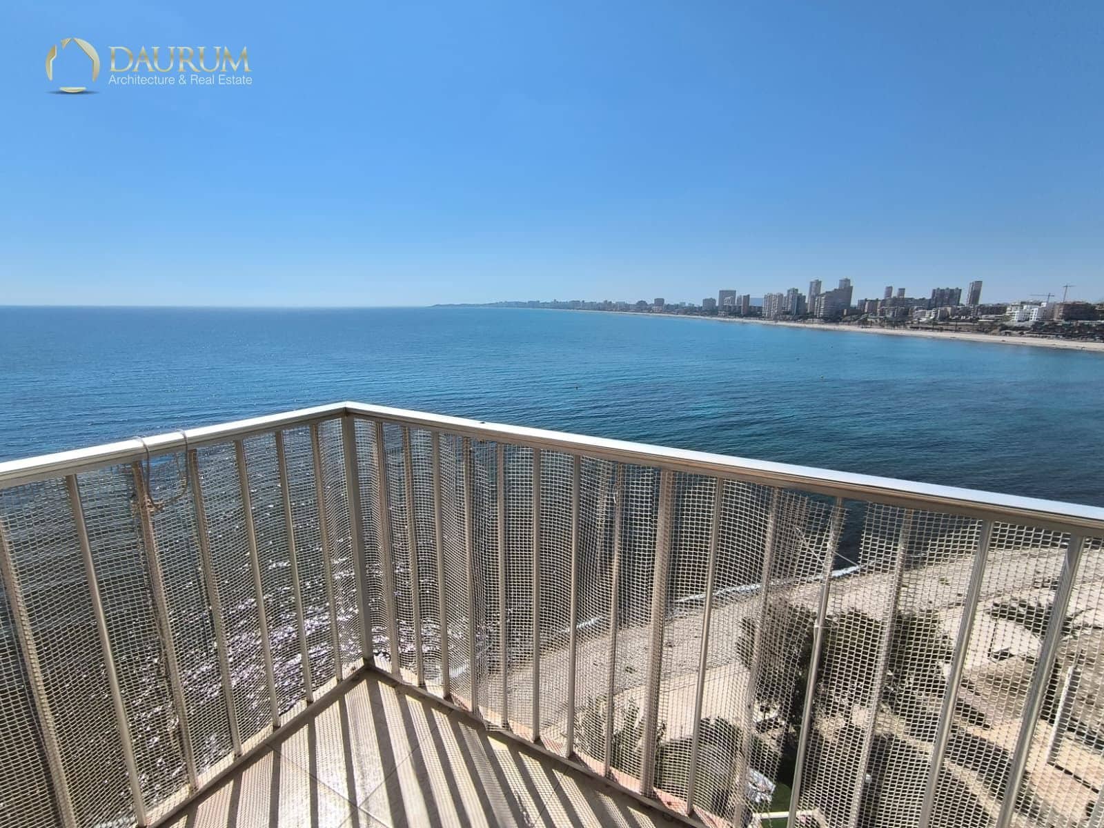 Piso de 2 habitaciones en Playa de Muchavista en venta con piscina garaje - 380.000 € (Ref: 10135177)