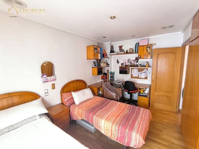 2 slaapkamer Flat te koop in Crevillente / Crevillent met garage - € 145.000 (Ref: 10154366)