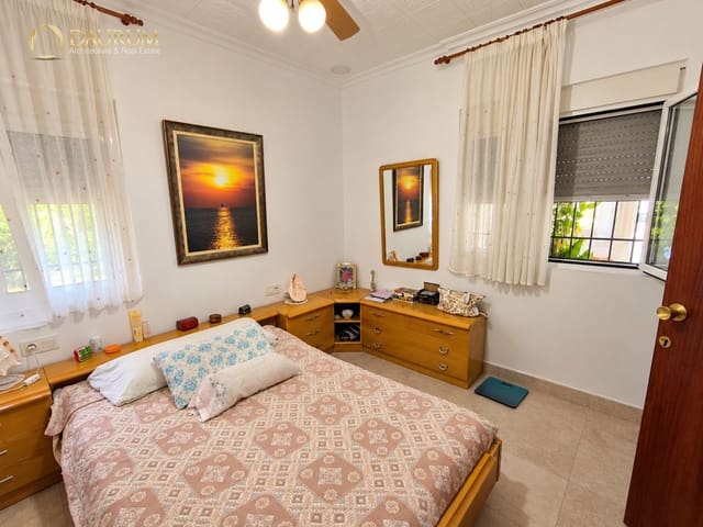 3 sypialnia Willa na sprzedaż w Elche / Elx z basenem garażem - 230 000 € (Ref: 10165956)