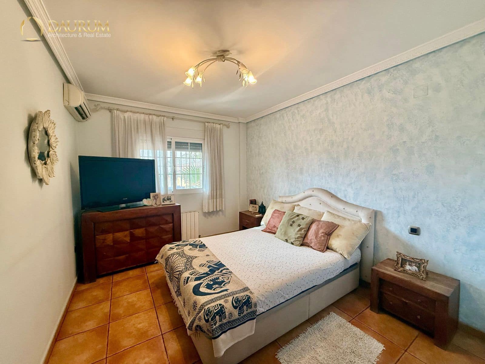 4 soverom Villa til salgs i Alicante by med garasje - € 300 000 (Ref: 10168017)