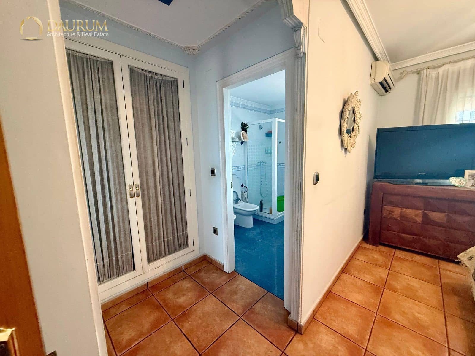 4 soverom Villa til salgs i Alicante by med garasje - € 300 000 (Ref: 10168017)