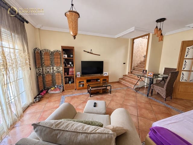 4 soverom Villa til salgs i Alicante by med garasje - € 300 000 (Ref: 10168017)