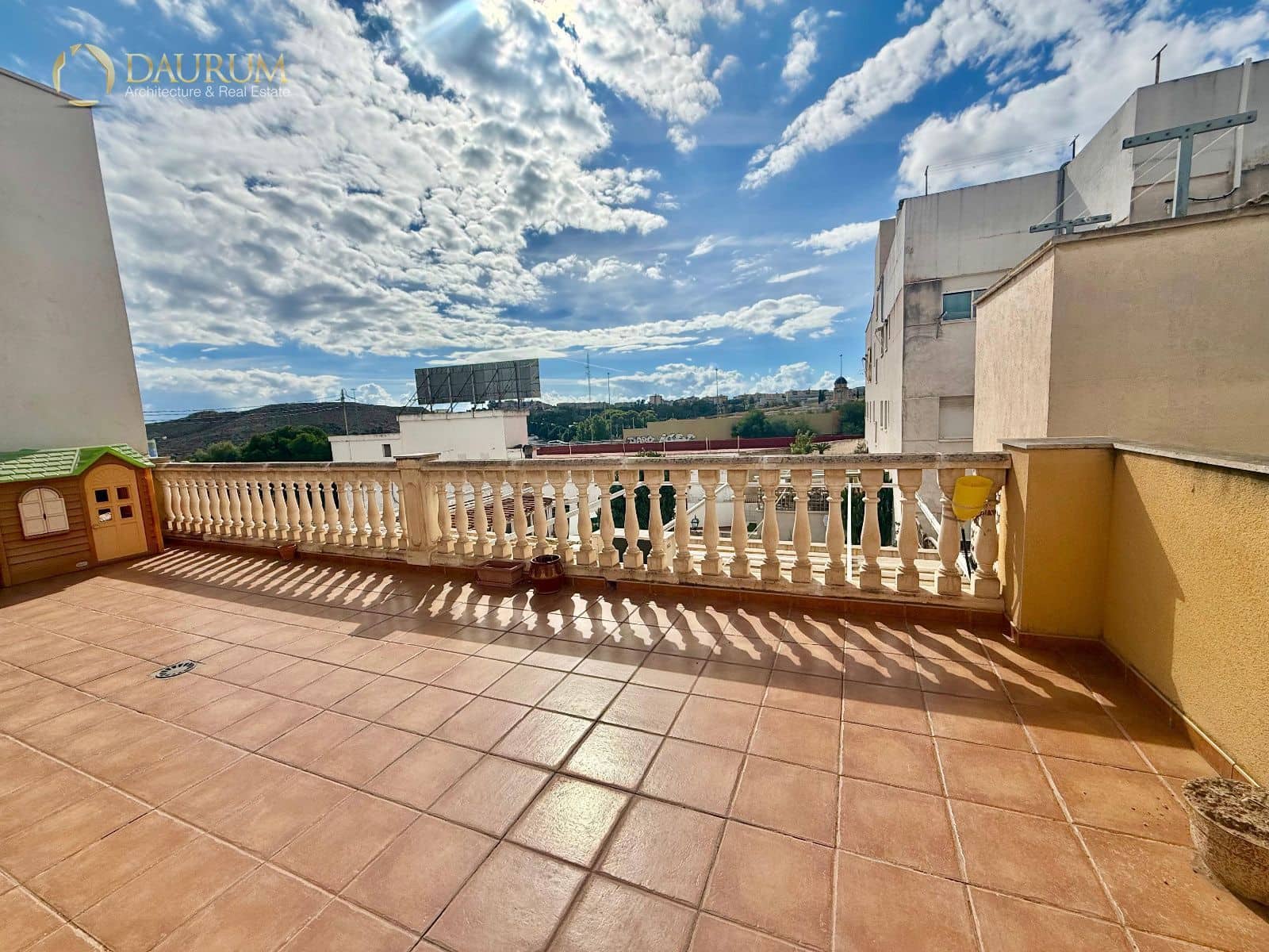 4 soverom Villa til salgs i Alicante by med garasje - € 300 000 (Ref: 10168017)