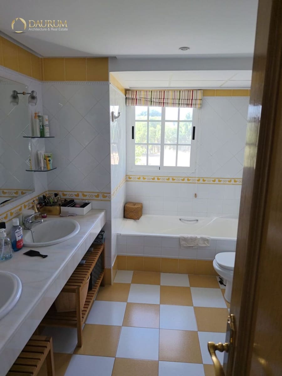 4 bedroom Villa for sale in Elche / Elx with pool garage - € 690,000 (Ref: 10182277)