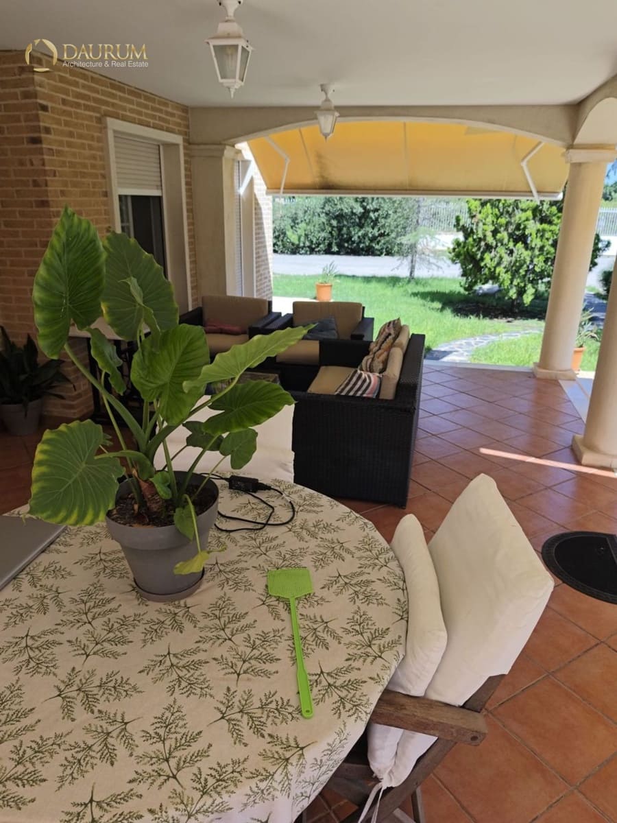4 bedroom Villa for sale in Elche / Elx with pool garage - € 690,000 (Ref: 10182277)
