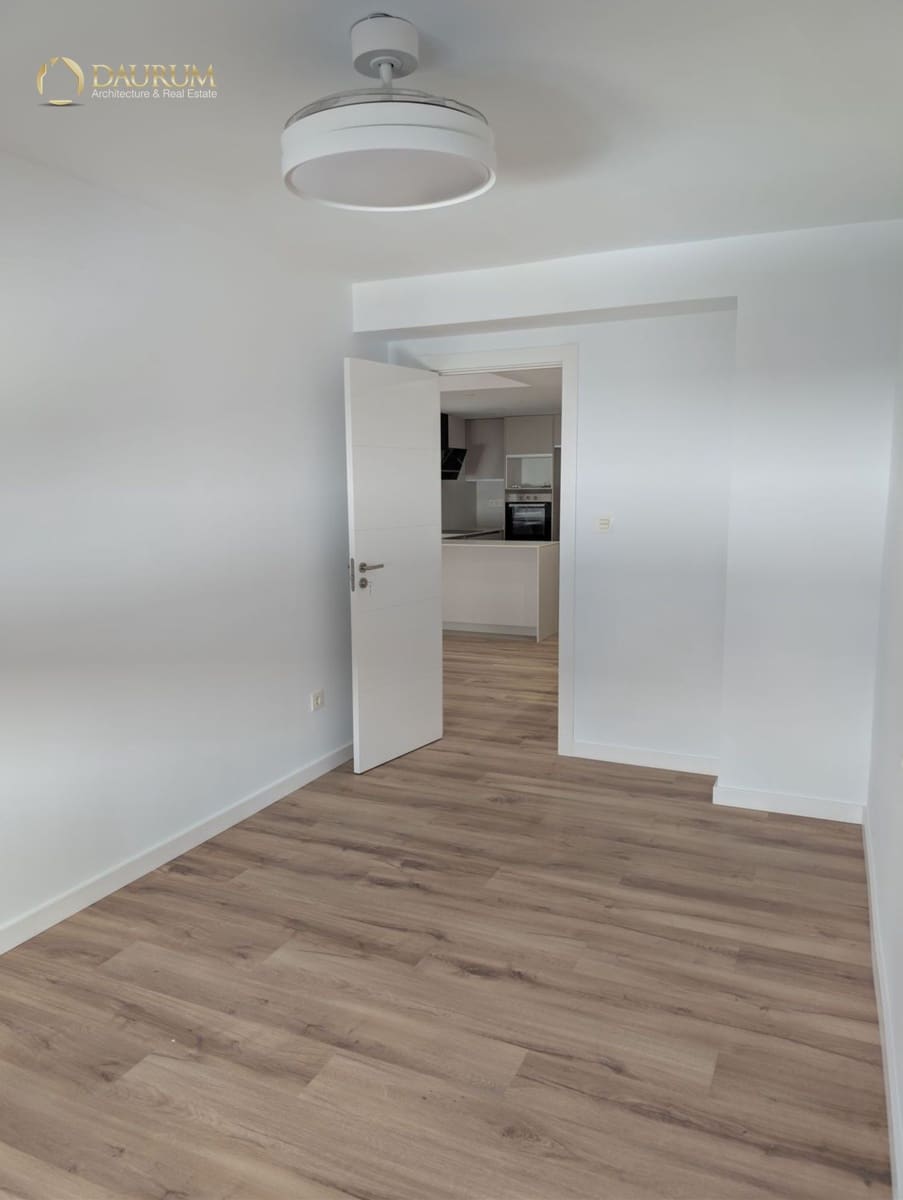 Piso de 4 habitaciones en Elche / Elx en venta - 259.000 € (Ref: 10183930)