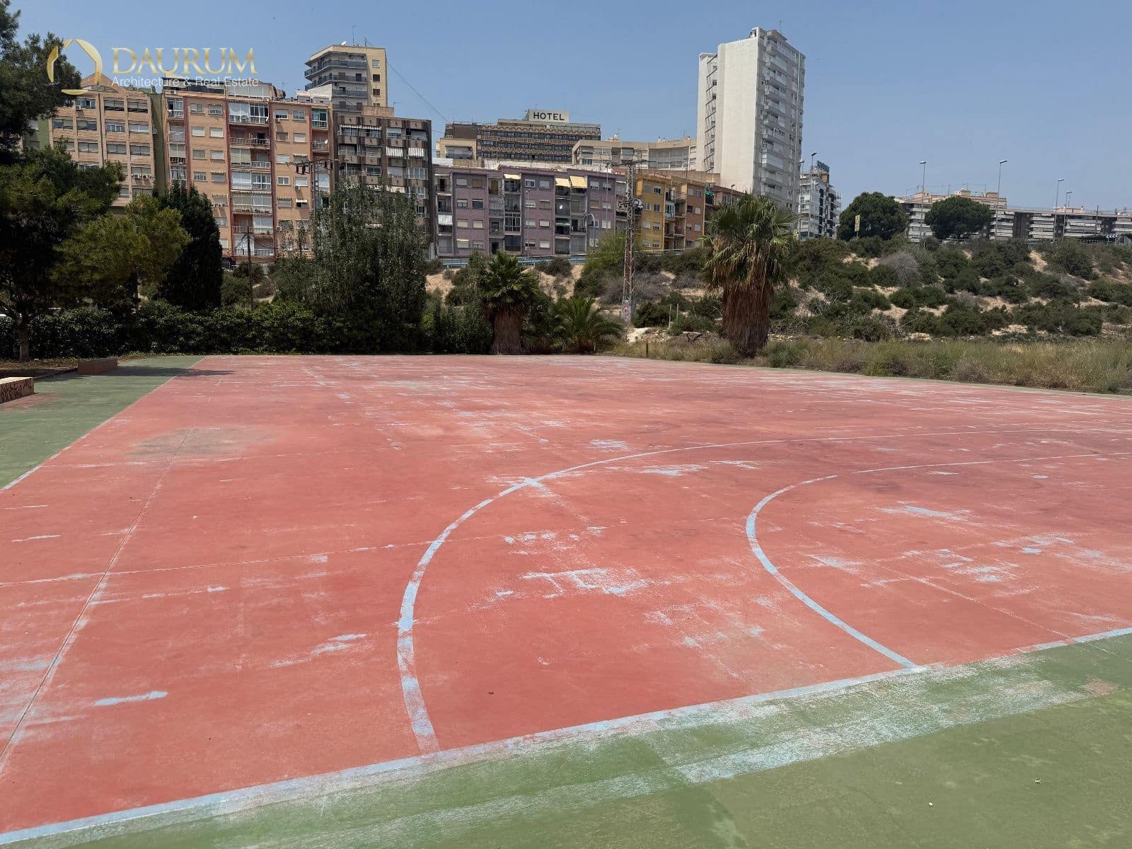 Appartement à vendre à Alicante ville - 125 000 € (Ref: 9345379)