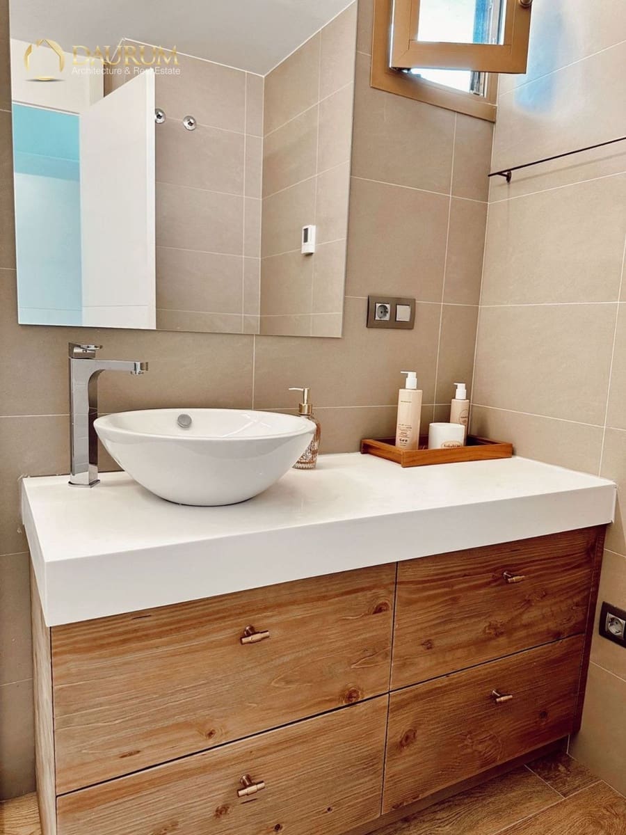 2 bedroom Flat for sale in Benidorm with pool garage - € 750,000 (Ref: 9345386)